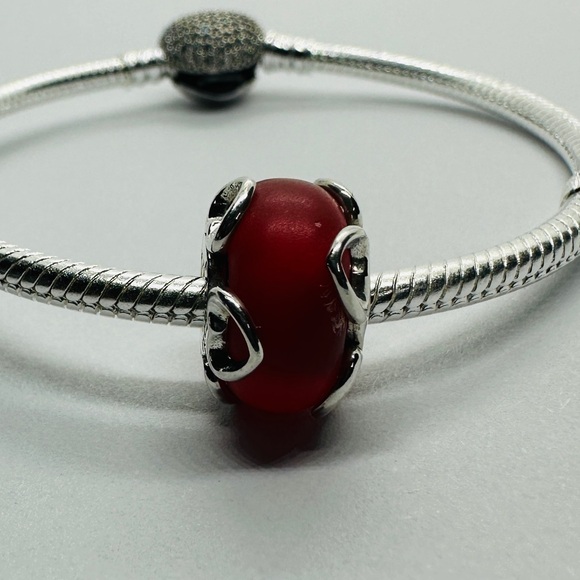 Brand new authentic pandora red murano charm - Picture 4 of 9
